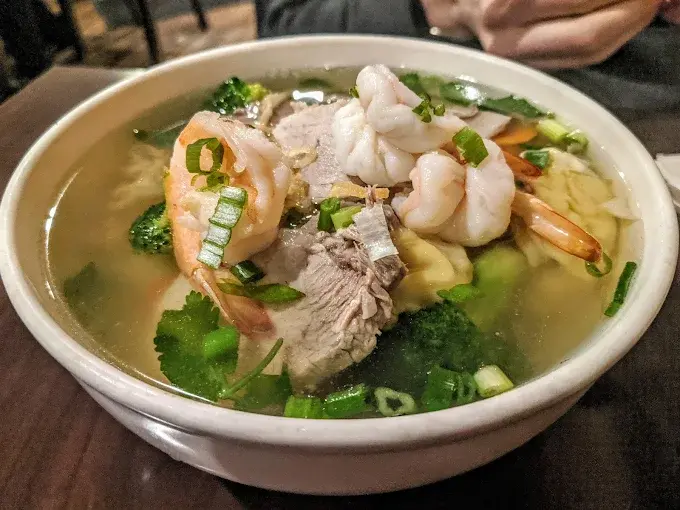 Cha giò Vietnamese spring rolls at Viva Restaurant Winnipeg